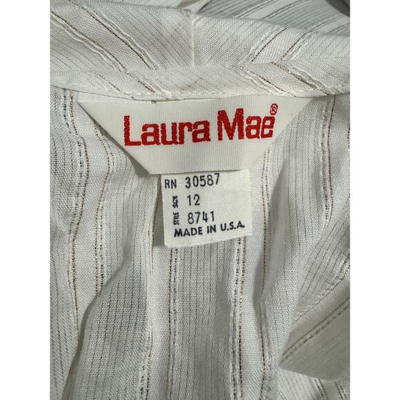 LAURA MAE Vintage White Blouse With Ascot Bow and Subtle Metalic Threads Size 12 - Picture 5 of 12